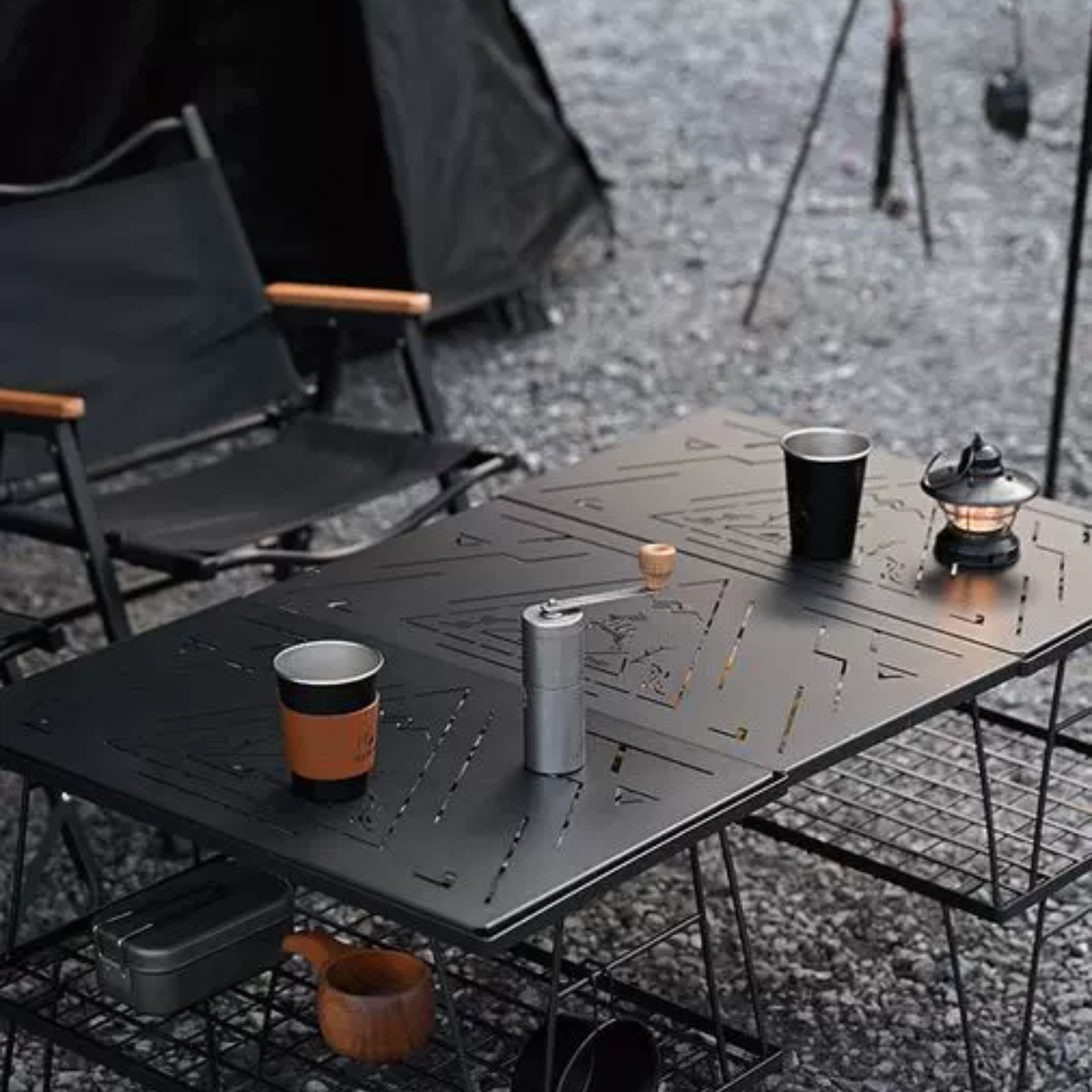 ShineTrip ST-Checkered Iron Mesh Table - Black