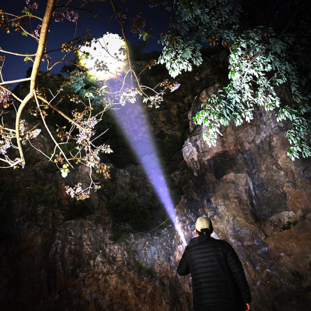 Claymore Dynalight Tactical Flashlight