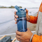 YETI Yonder® 25 OZ (750ml) Water Bottle with Color-Matched Yonder® Straw Cap
