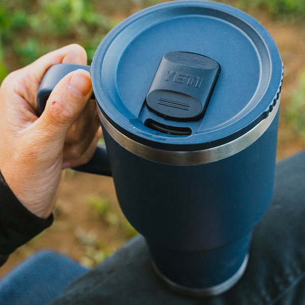 YETI Rambler® 30 OZ Travel Mug With Color-Matched Leakproof StrongHold™ Lid