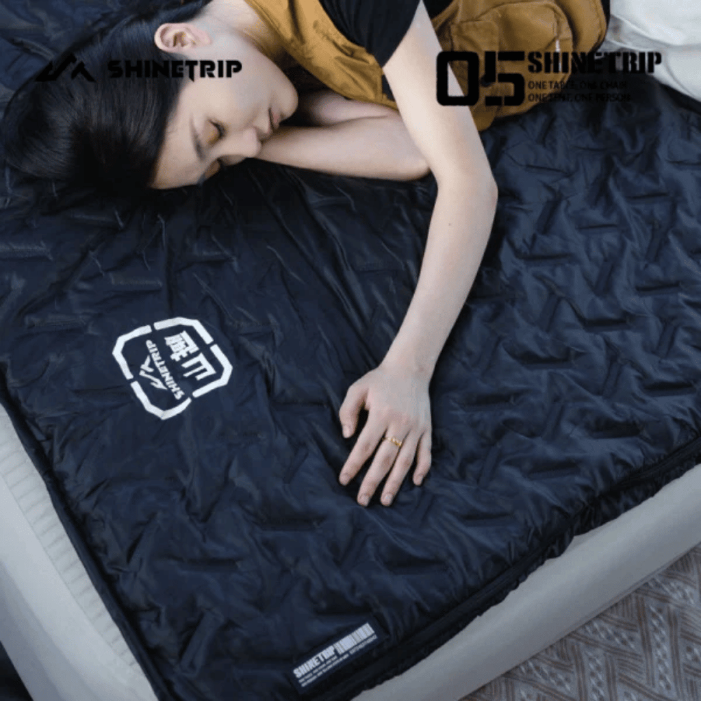 ShineTrip 05 Series Envelope Sleeping Bag – G200R Black