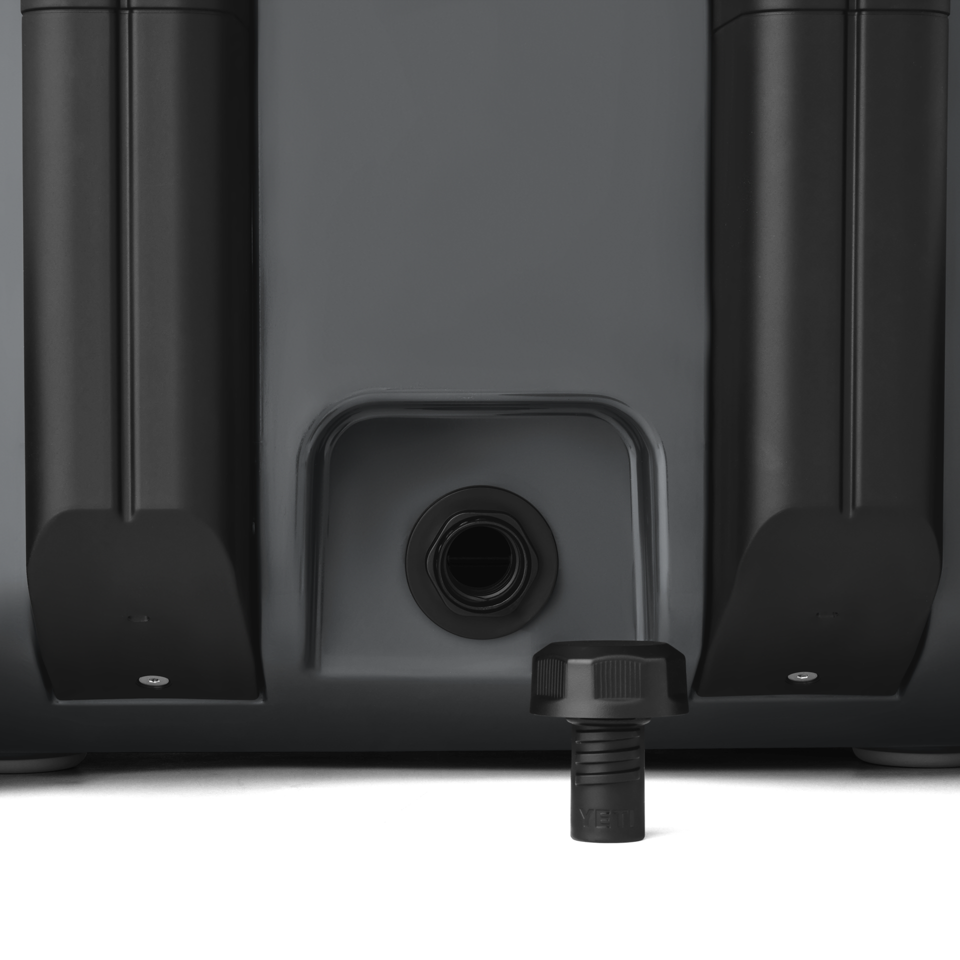 YETI Roadie® 32 Wheeled Cooler