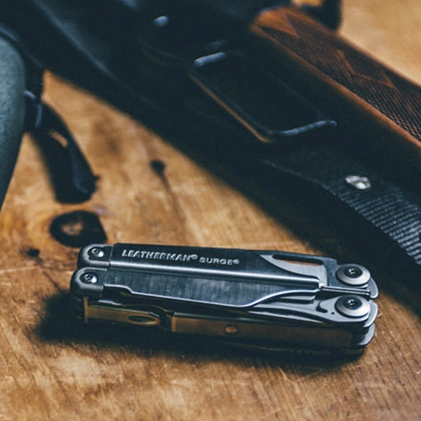 Leatherman Surge® Multi-Tool - Black & Silver