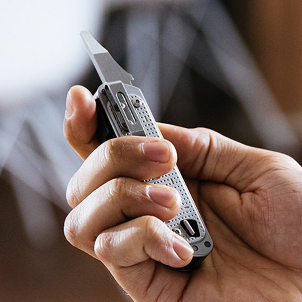 Leatherman Free™ T4 Multi-Tool - Navy